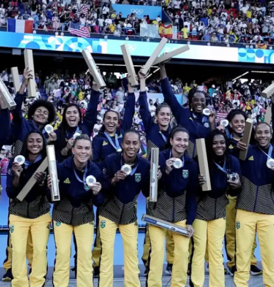 Futebol feminino leva medalha de prata em jogo contra EUA 