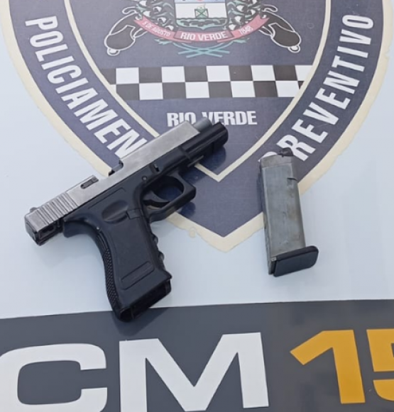 Suspeitos são presos por dispararem arma de fogo próximo a presídio, em Rio Verde