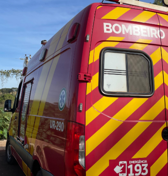 Acidente entre dois carros na BR-060 termina com veículo incendiado e um motorista ferido em Rio Verde