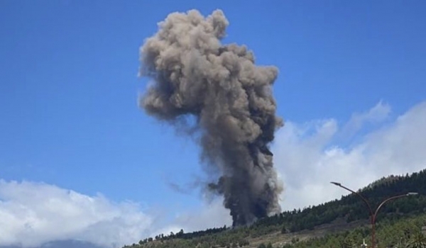  Vulcão entra em erupção em Las Palmas após alerta nas Ilhas Canárias