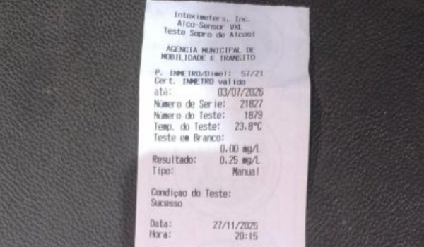 Carro invade contramão, atinge moto e condutor alcoolizado acaba preso pela PM