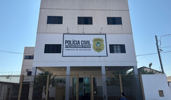 Pais que deixaram criança dirigir em Rio Verde são identificados pela Polícia Civil