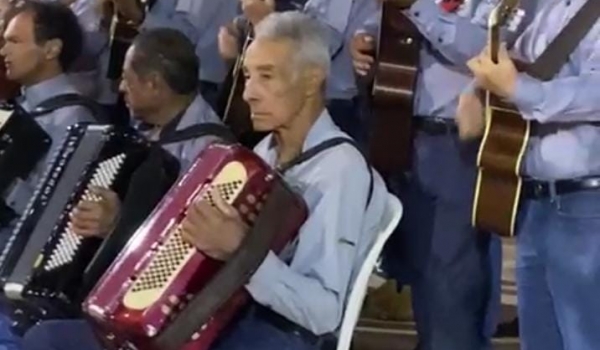 O amor pela música que une tio e sobrinho na Orquestra de Rio Verde 