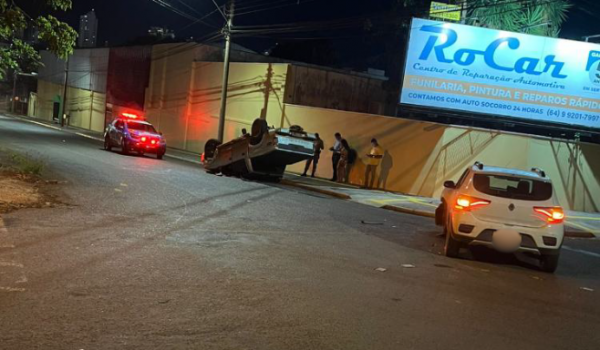 Acidente de trânsito deixa passageira ferida no bairro Vitória Régia, em Rio Verde