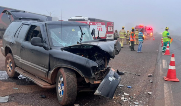 Acidente deixa quatro pessoas feridas, uma delas presa às ferragens na BR-452 na Lagoa Do Bauzinho