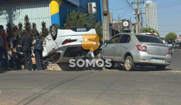 Acidente resulta em capotamento na Rua Costa Gomes em Rio Verde-GO