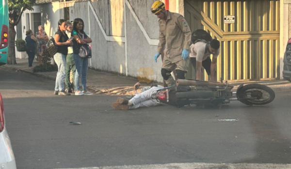 Acidente envolvendo motociclista é registrado na Vila Santo Antônio