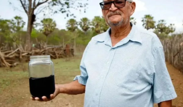 Agricultor cava poço em busca de água e encontra petróleo entre Ceará e Rio Grande do Norte