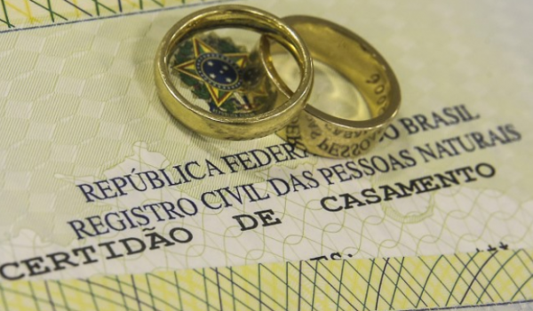 O PESO SIMBÓLICO DO DIVÓRCIO PÓSTUMO