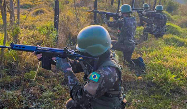 Apostas esportivas preocupam o Exército, que cria cartilha pra afastar militares de vício