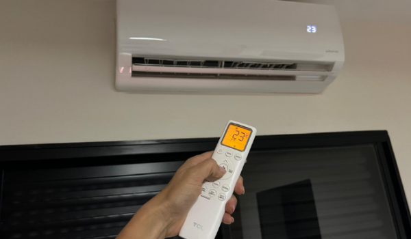 Ar-condicionado a 17°C esfria mais rápido? Entenda mitos e dicas para economizar energia