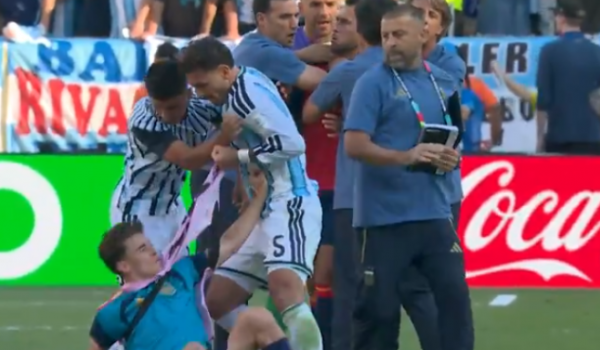 Fifa pune Argentina por racismo, discriminação e confusão durante a Copa