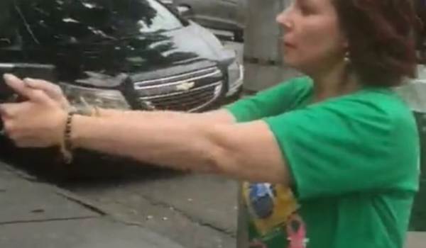 Jornalista que foi perseguido por Carla Zambelli com arma tem prisão decretada pela Justiça de SP