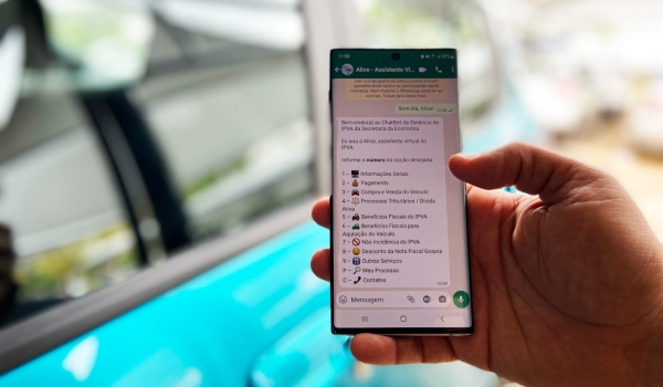 Governo de GO oferece assistente virtual que tira dúvidas sobre IPVA no Whastapp