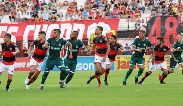 Atlético Goianiense vence clássico contra Goiás de virada