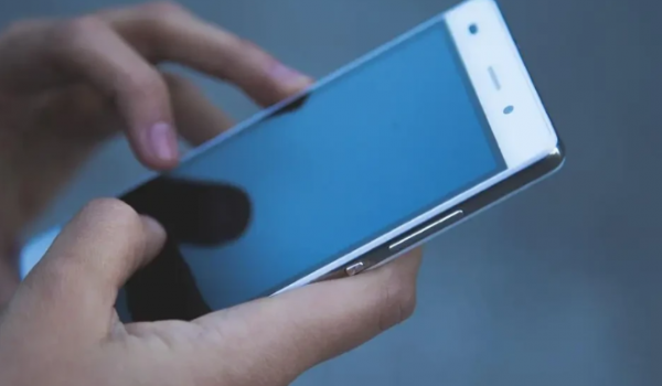 Cidade de GO fica incomunicável há quase uma semana após falha no sinal de telefonia