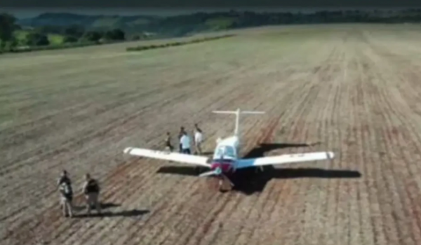 Avião que seguia para a Tecnoshow em Rio Verde faz pouso forçado no PR