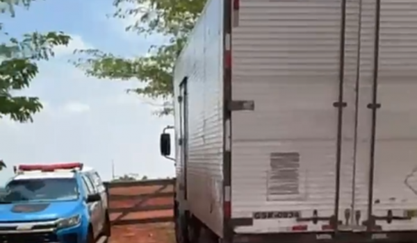 Batalhão Rural apreende caminhão adulterado em Santo Antônio da Barra