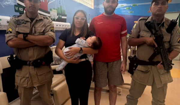 Bebe de seis meses que estava engasgada é salva após apoio da PM em Rio Verde  