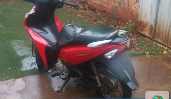 PM recupera veículo roubado e prende suspeito poucas horas após o crime na Vila Amália