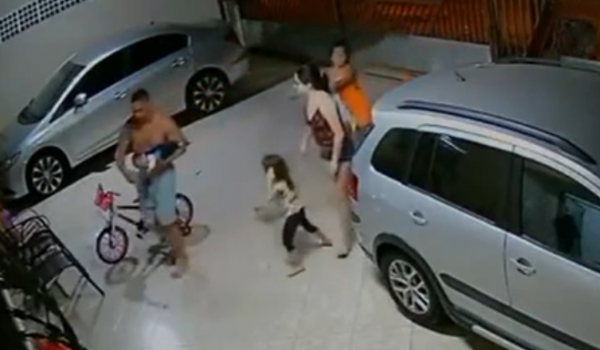 Bombeiro de folga salva bebê engasgada durante a madrugada; confira