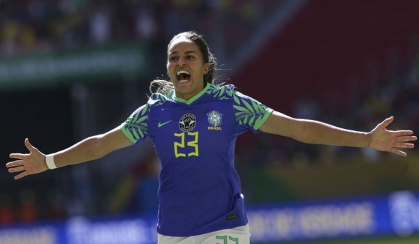Em último confronto antes do mundial, seleção feminina goleia as chilenas