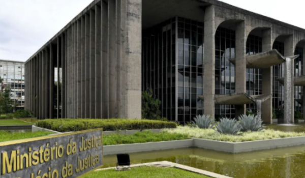 Brasil discorda dos EUA em classificar PCC e CV como grupos terroristas