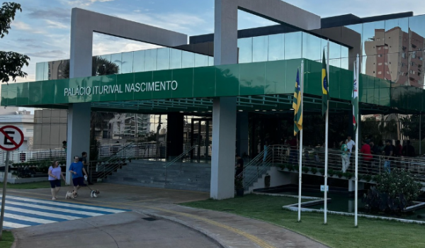 LEGISLATIVO RIO-VERDENSE ENCERRA SESSÕES DE JUNHO COM LEIS APROVADAS