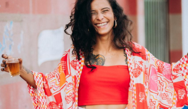 Cantora Sabiá lança EP autoral produzido em Rio Verde pela Lei Aldir Blanc