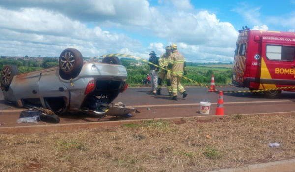 Capotamento deixa uma pessoa morta na BR-060 em Rio Verde