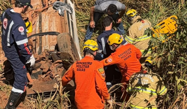 Capotamento na BR-060 deixa vítima ferida e mobiliza equipes de resgate em Rio Verde
