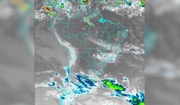 Frente fria pode chegar em Goiás e trazer chuvas neste domingo