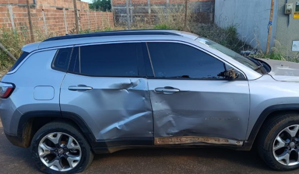 Motociclista embriagado perde controle e bate em carro estacionado em Rio Verde