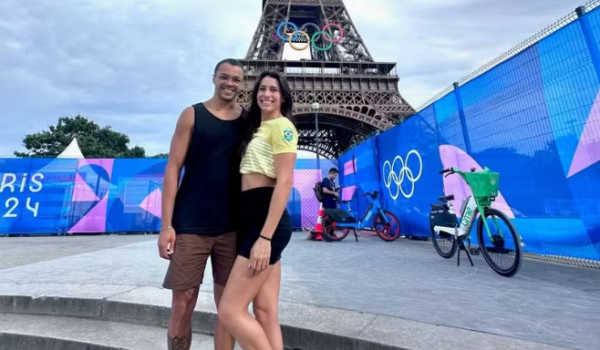 Casal da natação é punido e nadadora é expulsa dos jogos de Paris 2024