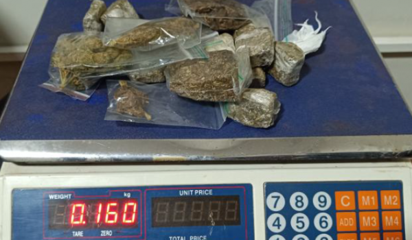 Casal é preso por tráfico de drogas após denúncias no Setor Nova Vila Maria