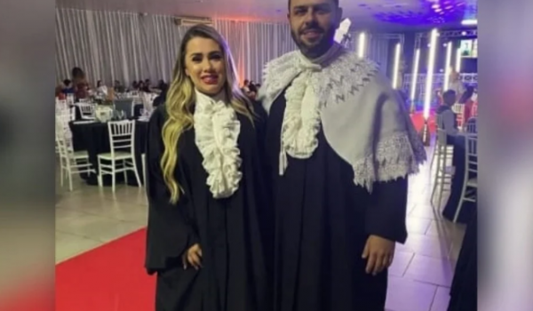 Esposa de delegado continuava realizando atividades ilícitas mesmo após prisão, diz MPGO