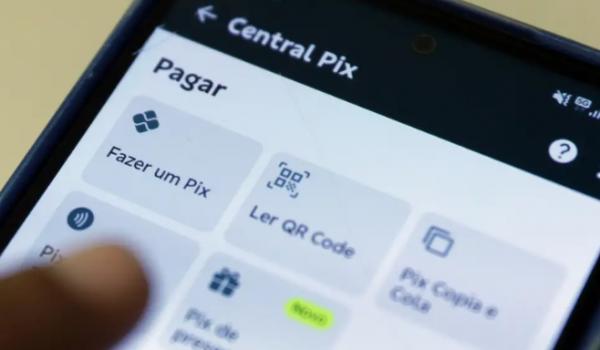 Pix Automático poderá ser usado em contas-salário a partir de julho de 2027