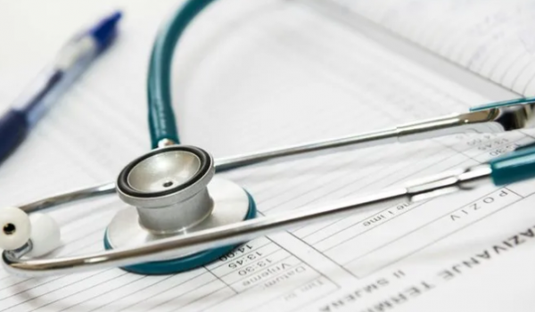 CFM discute barrar registro de formandos em medicina após baixo desempenho em avaliação nacional