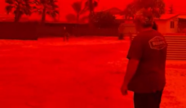 Ciclone deixa paisagem da Austrália em tons de vermelho; confira