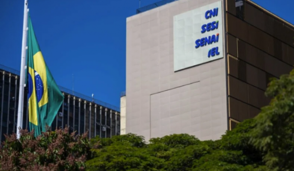 Representantes da indústria nacional aciona STF contra fim da taxa das blusinhas e aponta motivação eleitoral