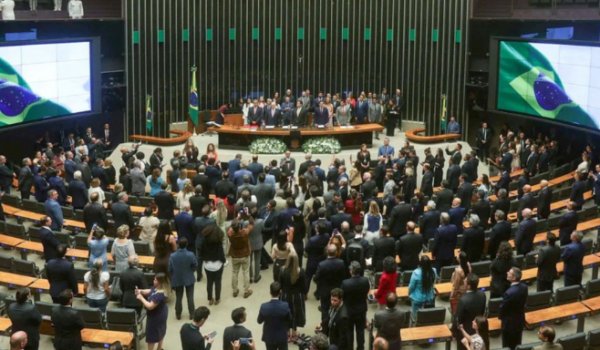 REFORMA ADMINISTRATIVA OU REFORMA DE PRIVILÉGIOS?