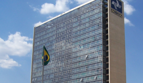 CORREIOS: O FIM DE UMA ERA OU A CHANCE DE RENASCER?