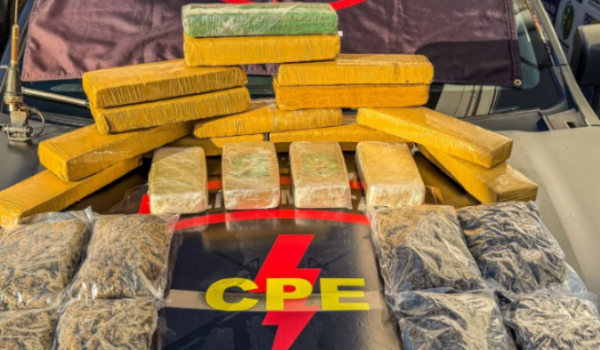 CPE apreende drogas avaliadas em R$ 250 mil e prende dois suspeitos de tráfico na BR-060, em Rio Verde