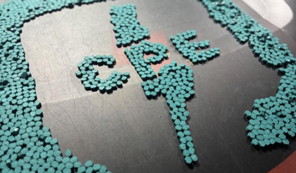 CPE prende mulher com quase 2 mil comprimidos de ecstasy no Nilson Veloso, em Rio Verde