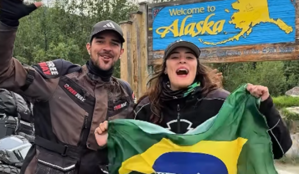 De Rio Verde ao Alasca: aventura de moto leva goiana a cruzar 20 países