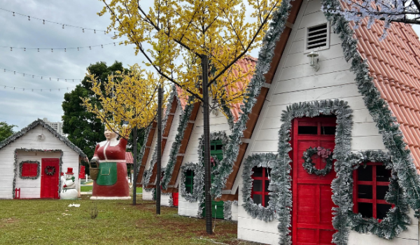 Decoração de Natal no Espelho D'Água terá iluminação acesa neste sábado (7), em Rio Verde