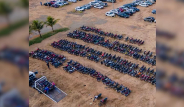 Detran Goiás coloca 2,8 mil veículos em leilão