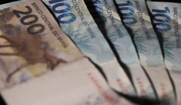 Trabalhadores vão receber R$ 12,9 bilhões do lucro do FGTS em 2024