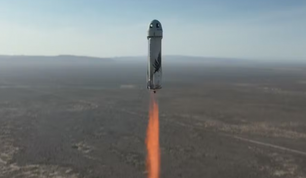 Empresa de Bezos, tenta 1º voo espacial tripulado em quase 2 anos, neste domingo