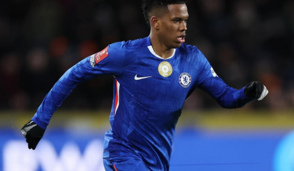 Lesão grave pode tirar Estêvão da Copa do Mundo 